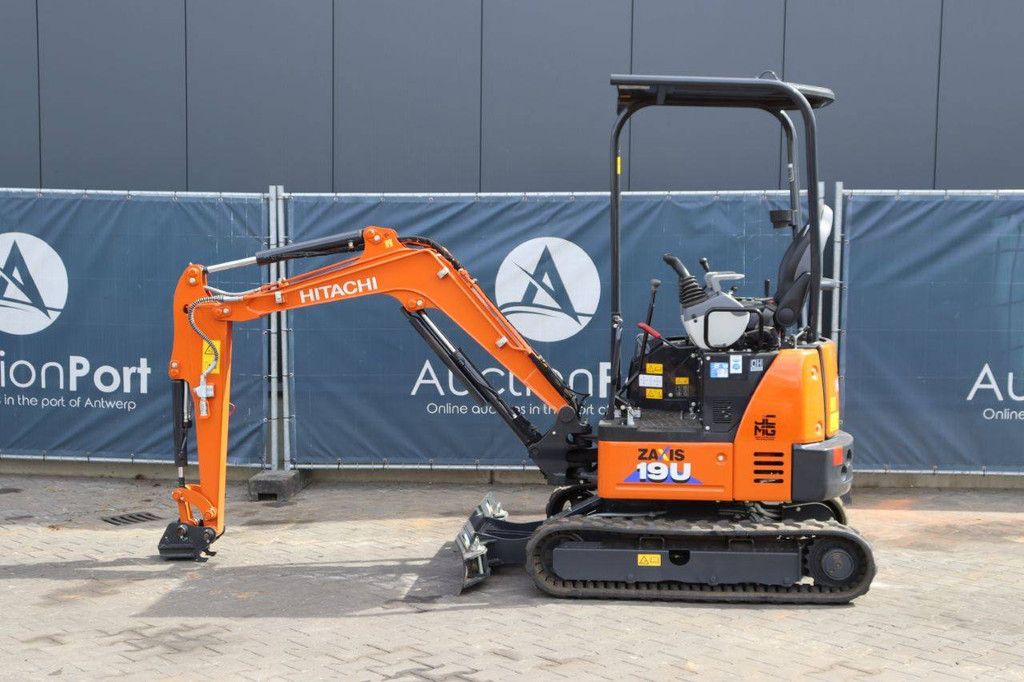 Minigraver Hitachi ZX19U-6 Diesel 2022 Nieuw