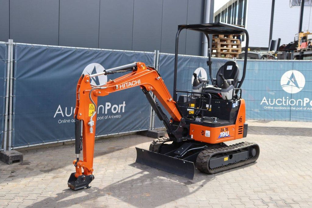 Minigraver Hitachi ZX19U-6 Diesel 2022 Nieuw