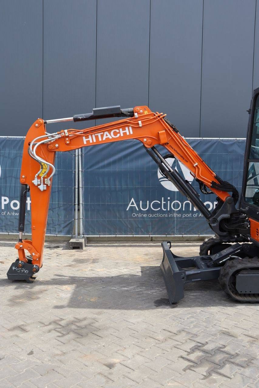 Rupsgraafmachine Hitachi ZX33U-6 CLR Diesel 2023 Nieuw