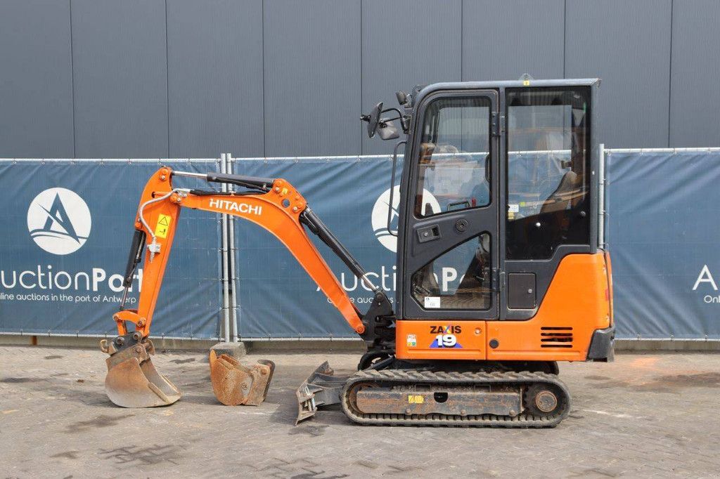 Minigraver Hitachi ZAXIS19-CR Diesel 2022