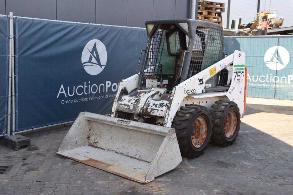Skid steer loader Bobcat 753 skid-steer loader Diesel 2000