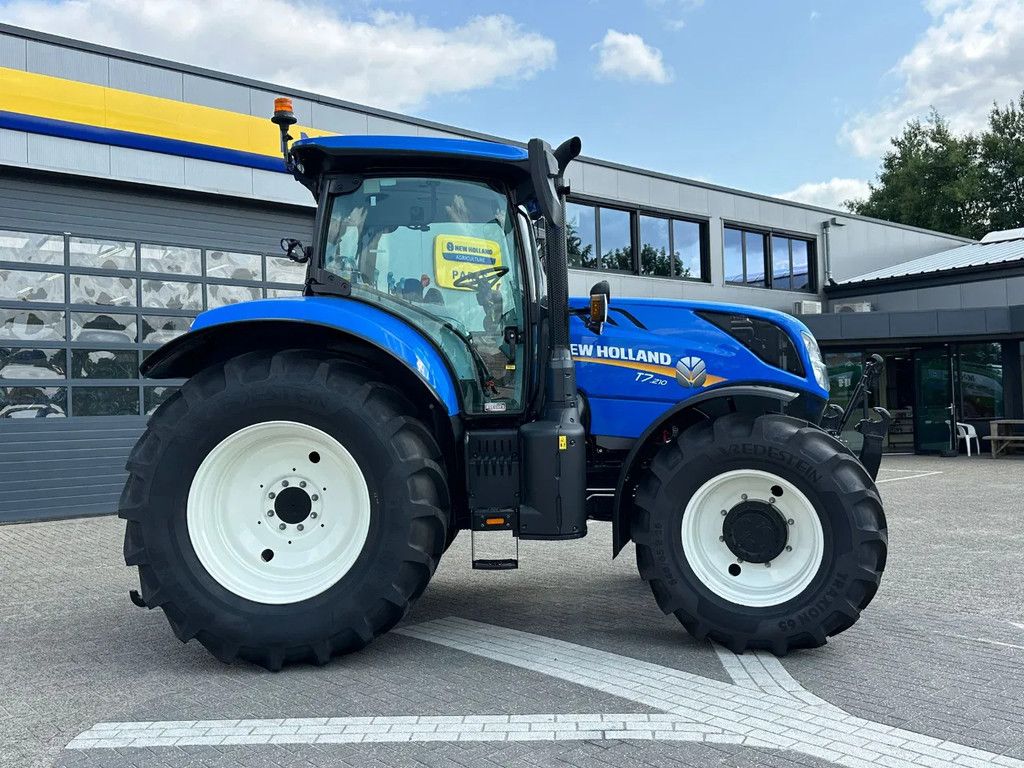 New Holland T7.210 Range Command