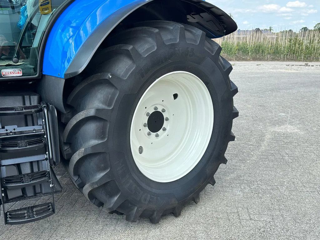 New Holland T7.210 Range Command