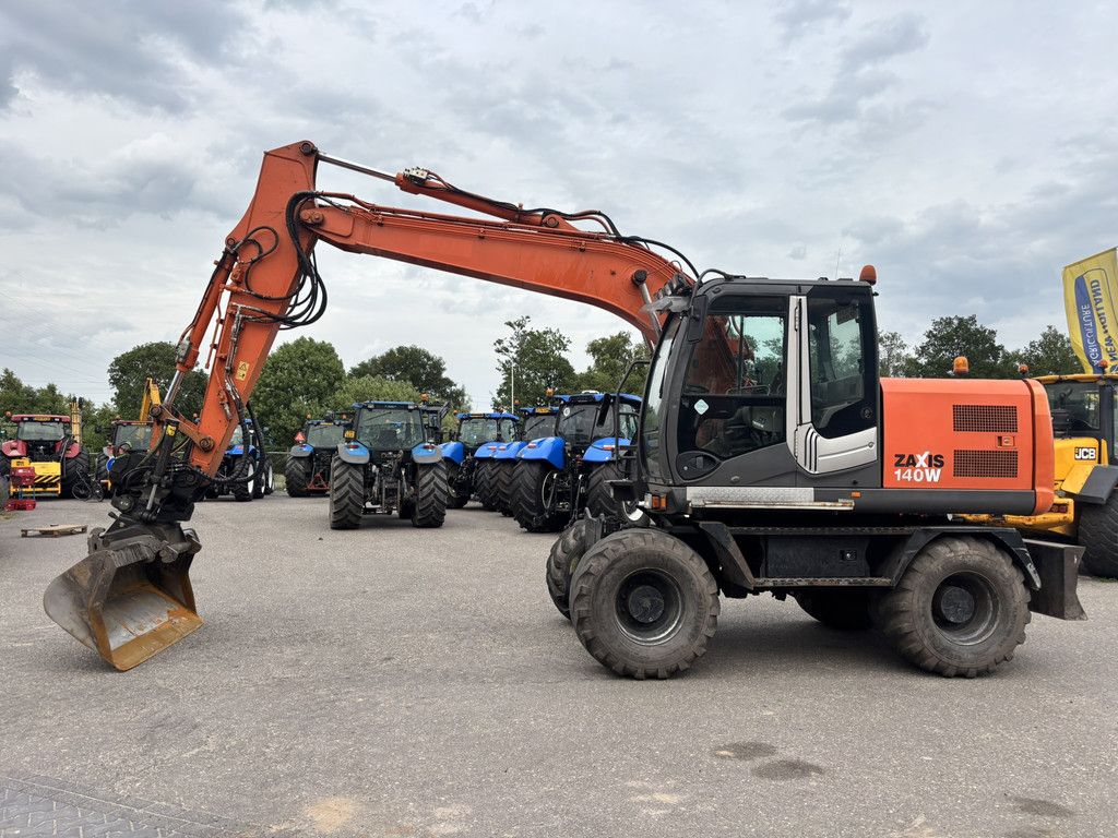 Hitachi ZX140W