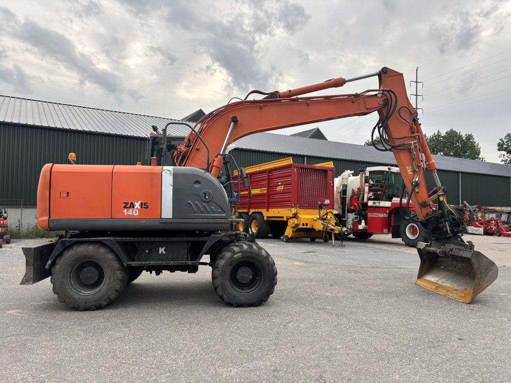 Hitachi ZX140W