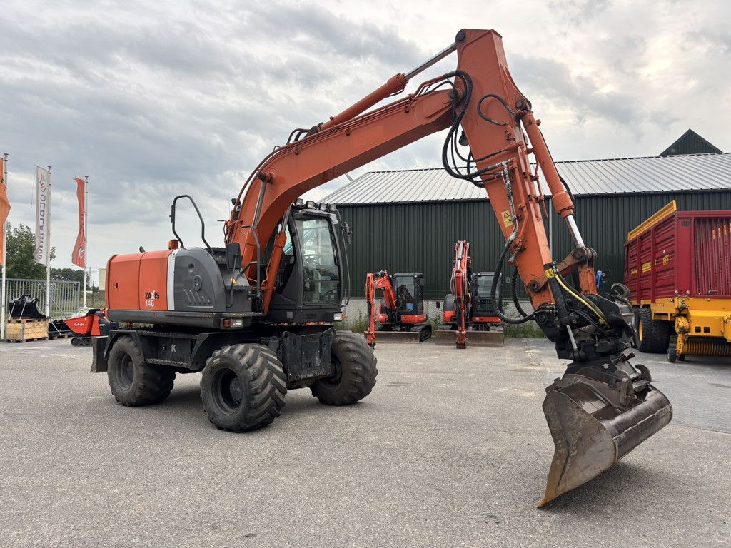 Hitachi ZX140W
