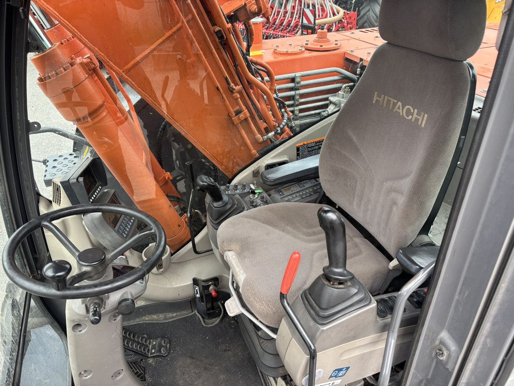 Hitachi ZX140W