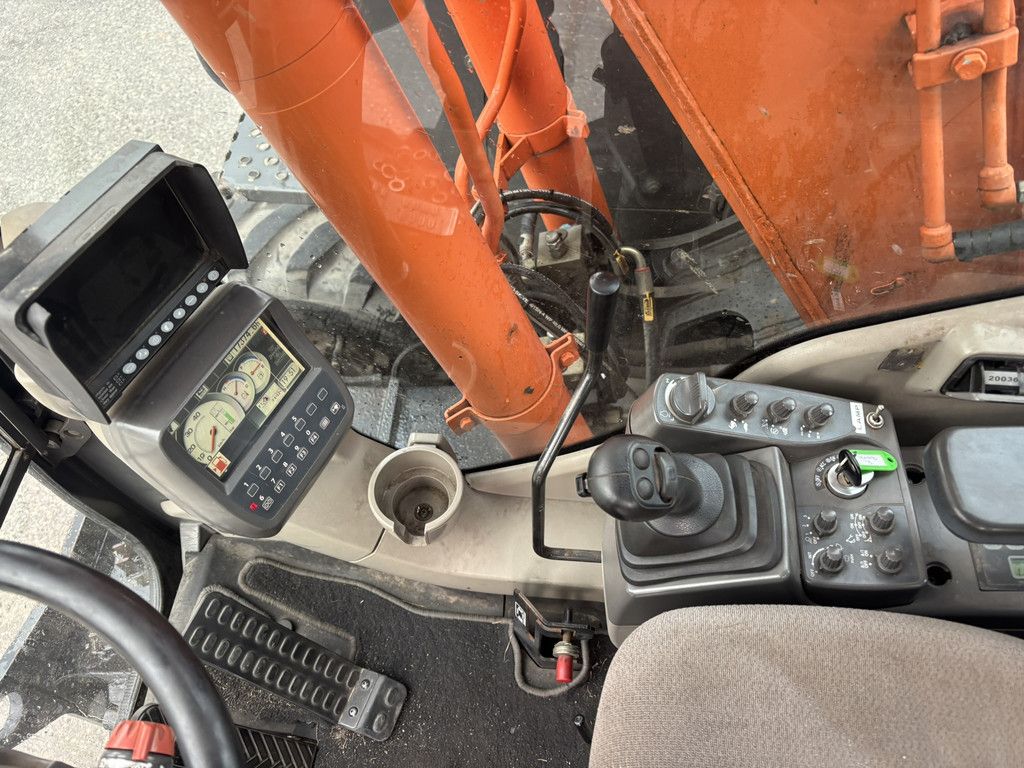 Hitachi ZX140W