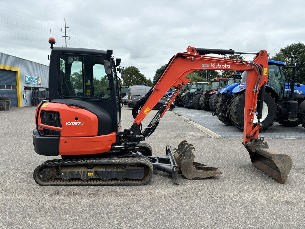 KUBOTA KX037-4