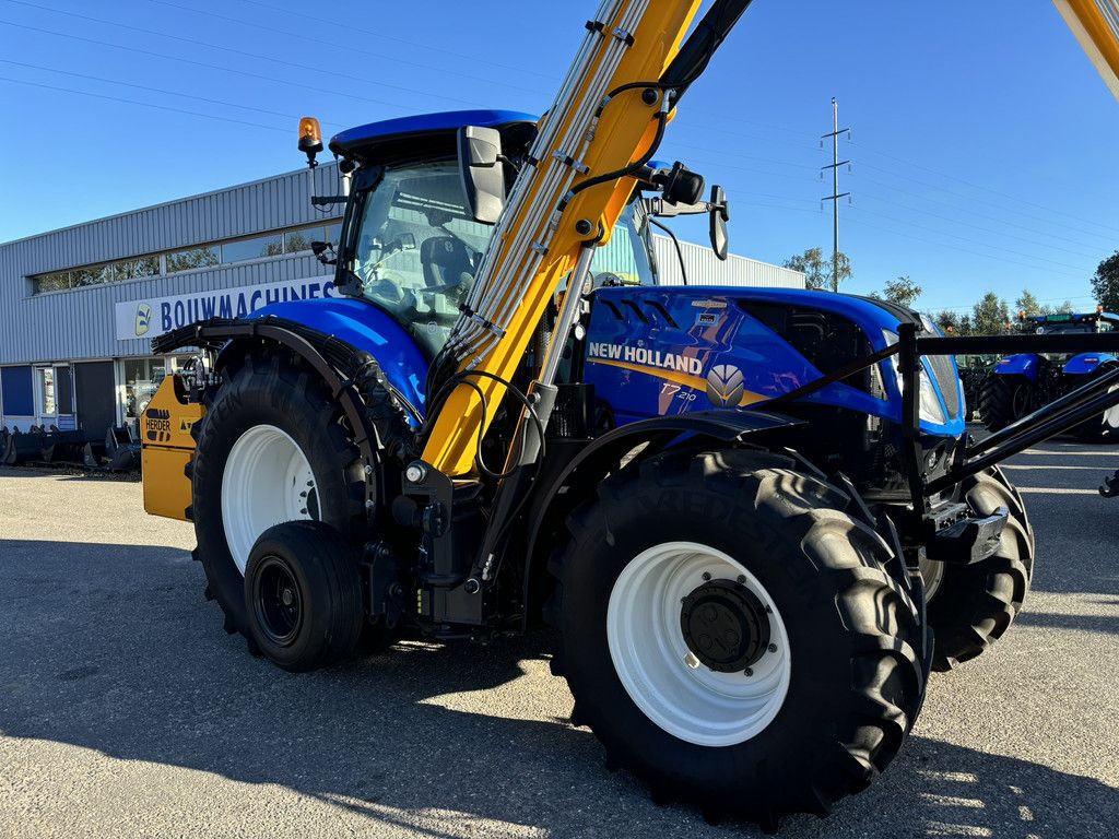 NEW HOLLAND T7.210 AC + Herder Grenadier