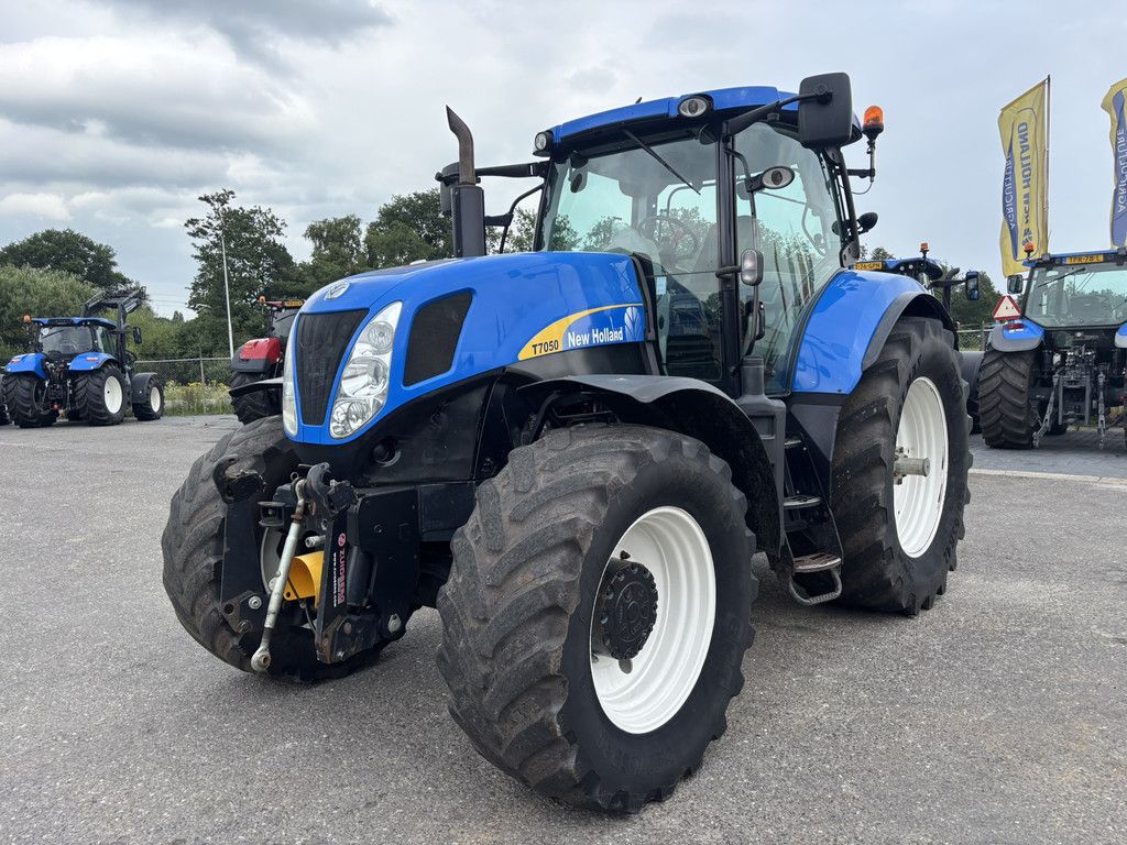 NEW HOLLAND T7050PC