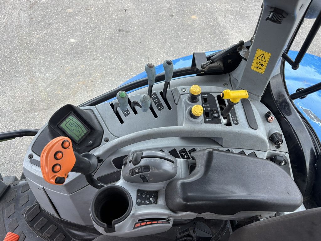 NEW HOLLAND T7050PC