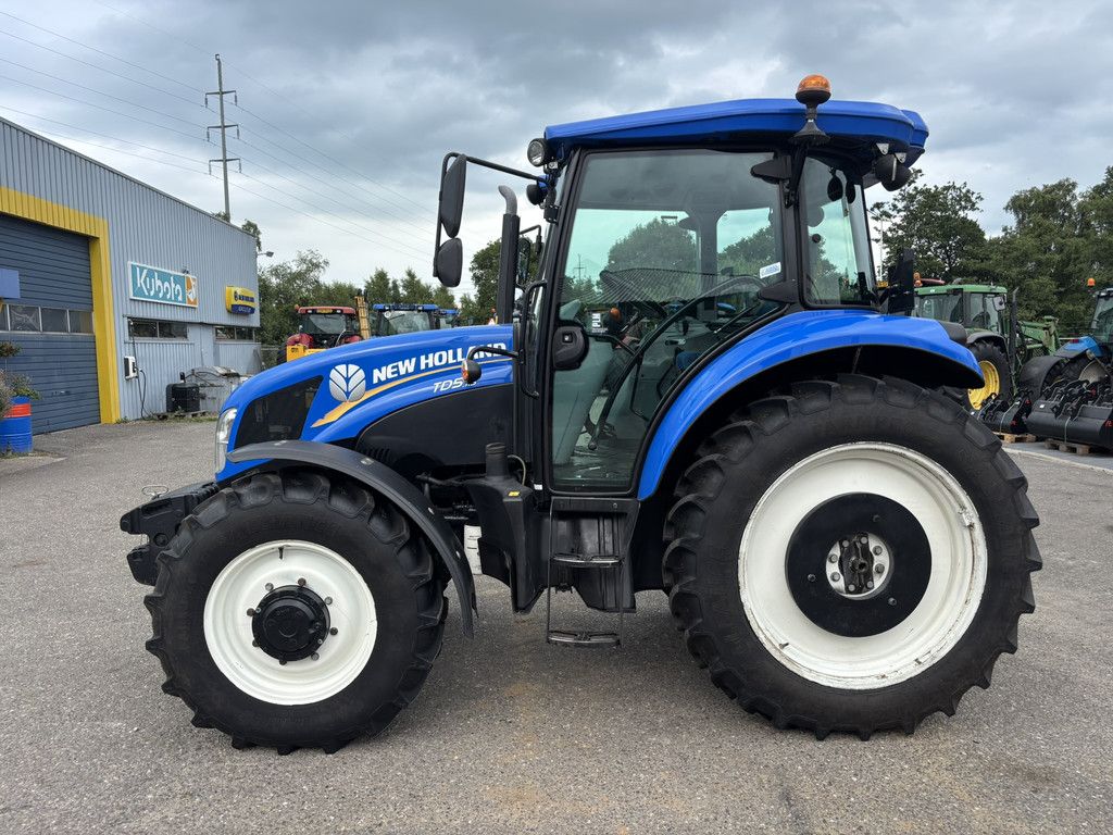 NEW HOLLAND TD 5.115