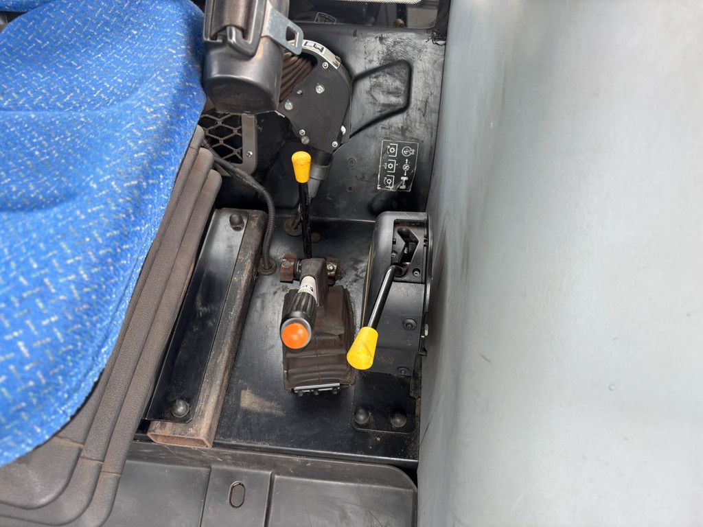NEW HOLLAND TD 5.115