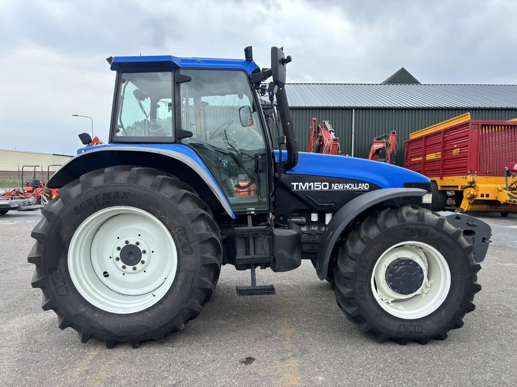 NEW HOLLAND TM150 RC