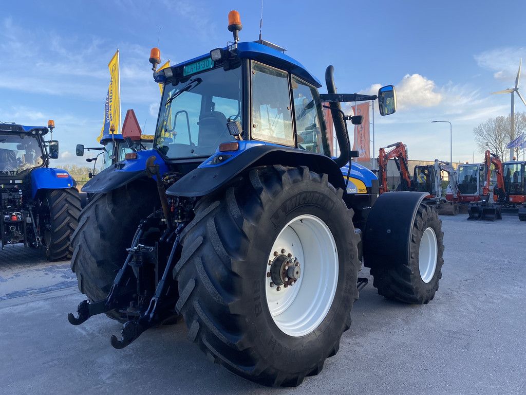 NEW HOLLAND TM175