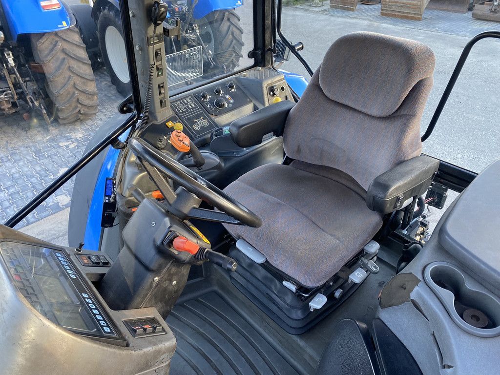 NEW HOLLAND TM175