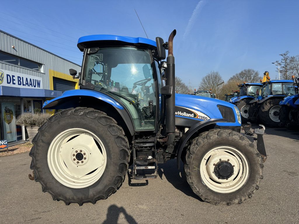 NEW HOLLAND TS100A