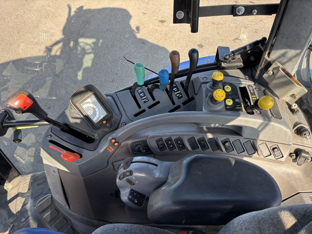 NEW HOLLAND TS100A