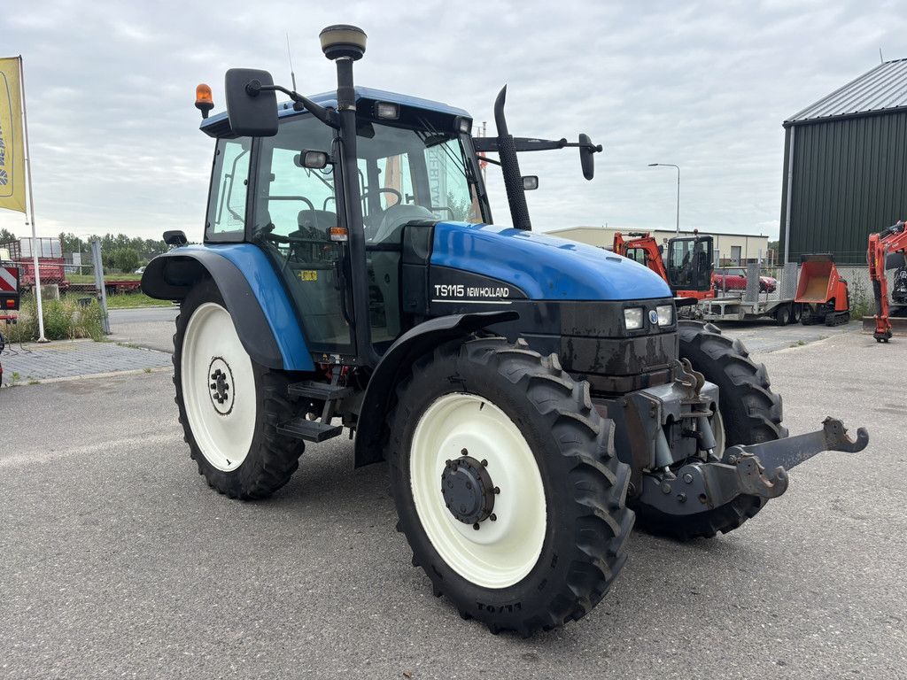 NEW HOLLAND TS115