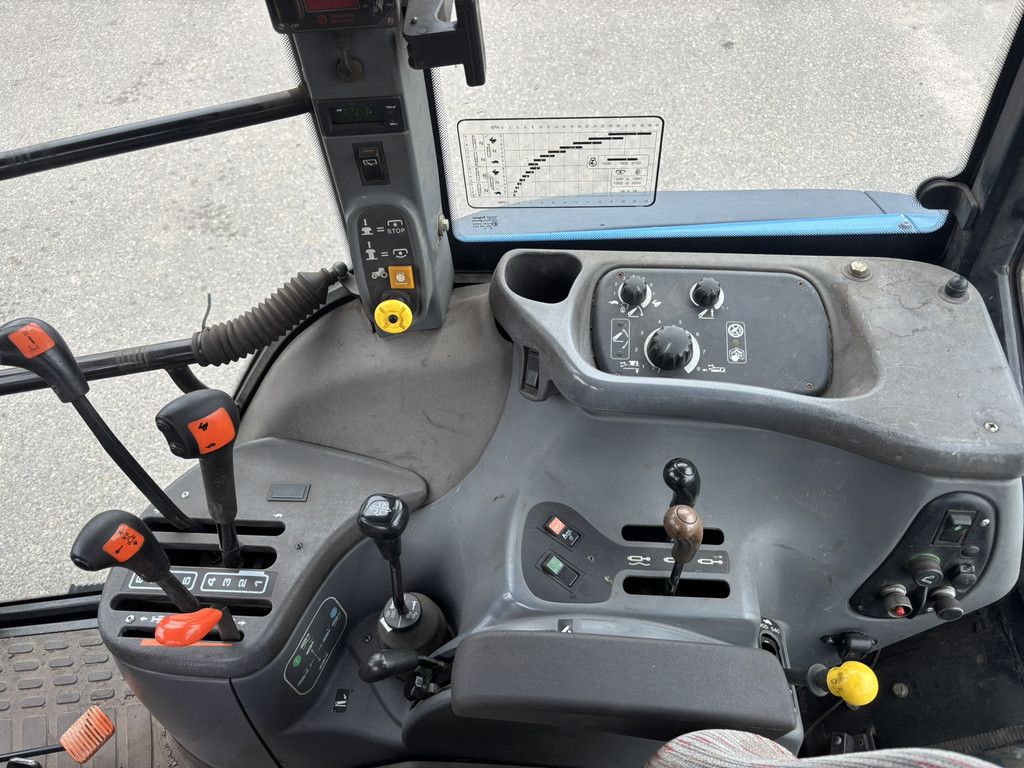 NEW HOLLAND TS115