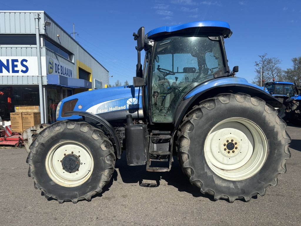 NEW HOLLAND TS115A