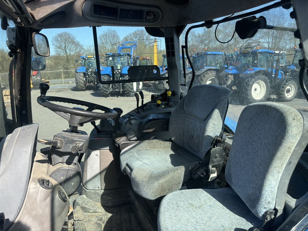 NEW HOLLAND TS115A