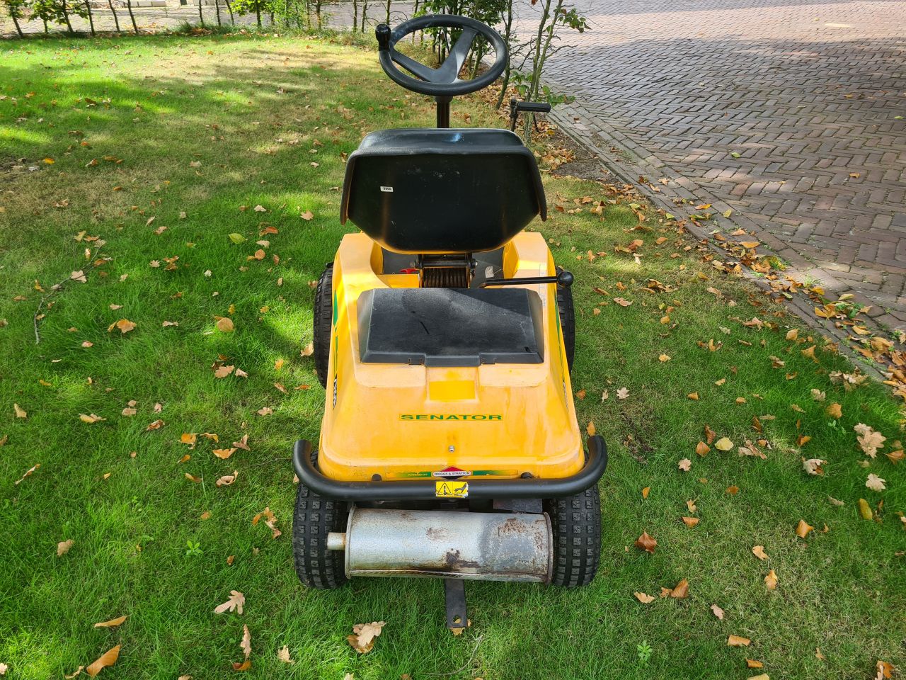 Stiga villa frontmaaier tuintrekker zonder maaidek.