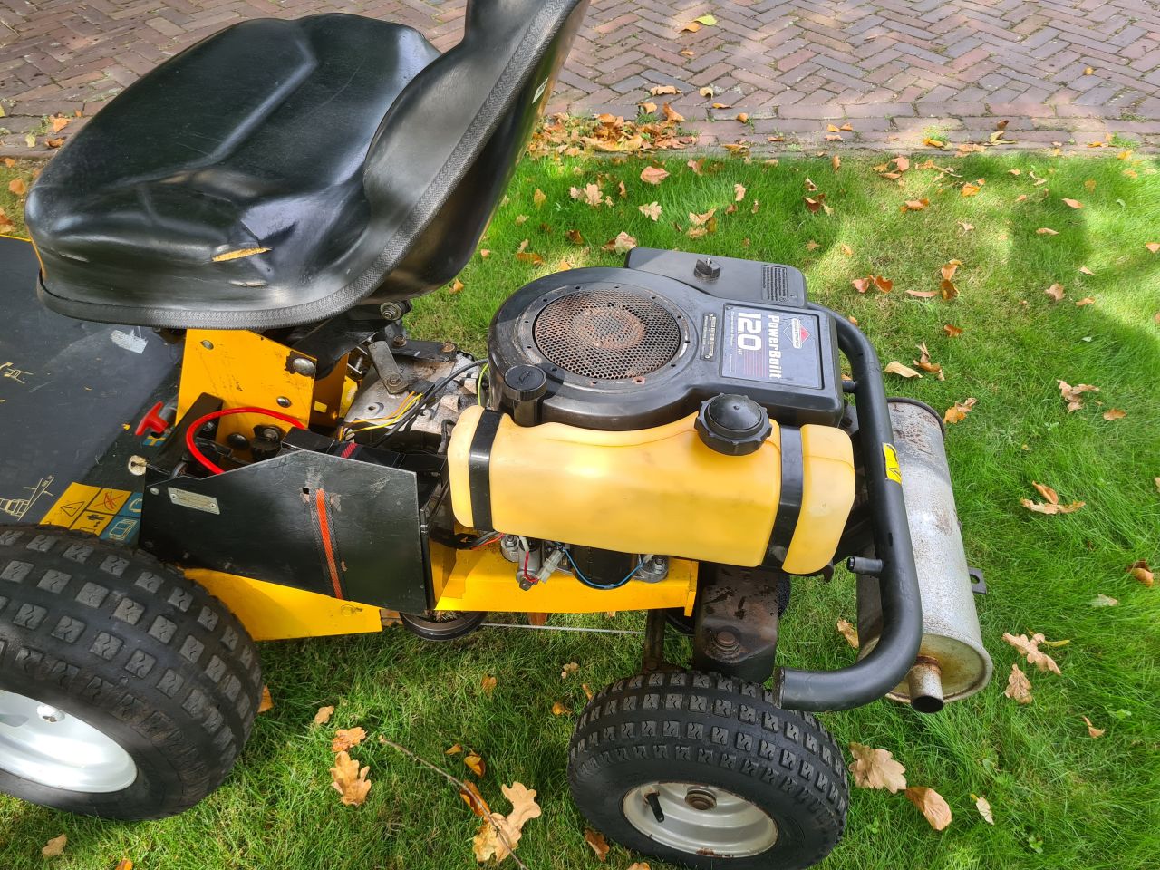 Stiga villa frontmaaier tuintrekker zonder maaidek.