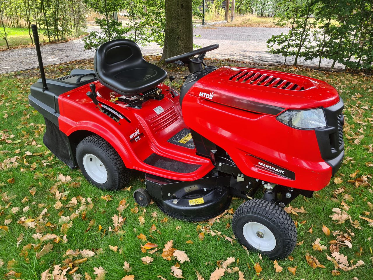 MTD SMART RE 125 zitmaaier met opvangbak als nieuw.