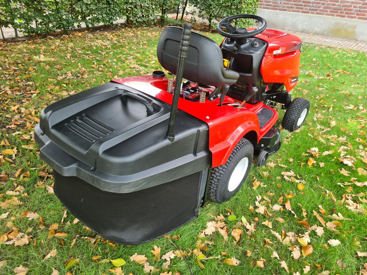 MTD SMART RE 125 zitmaaier met opvangbak als nieuw.