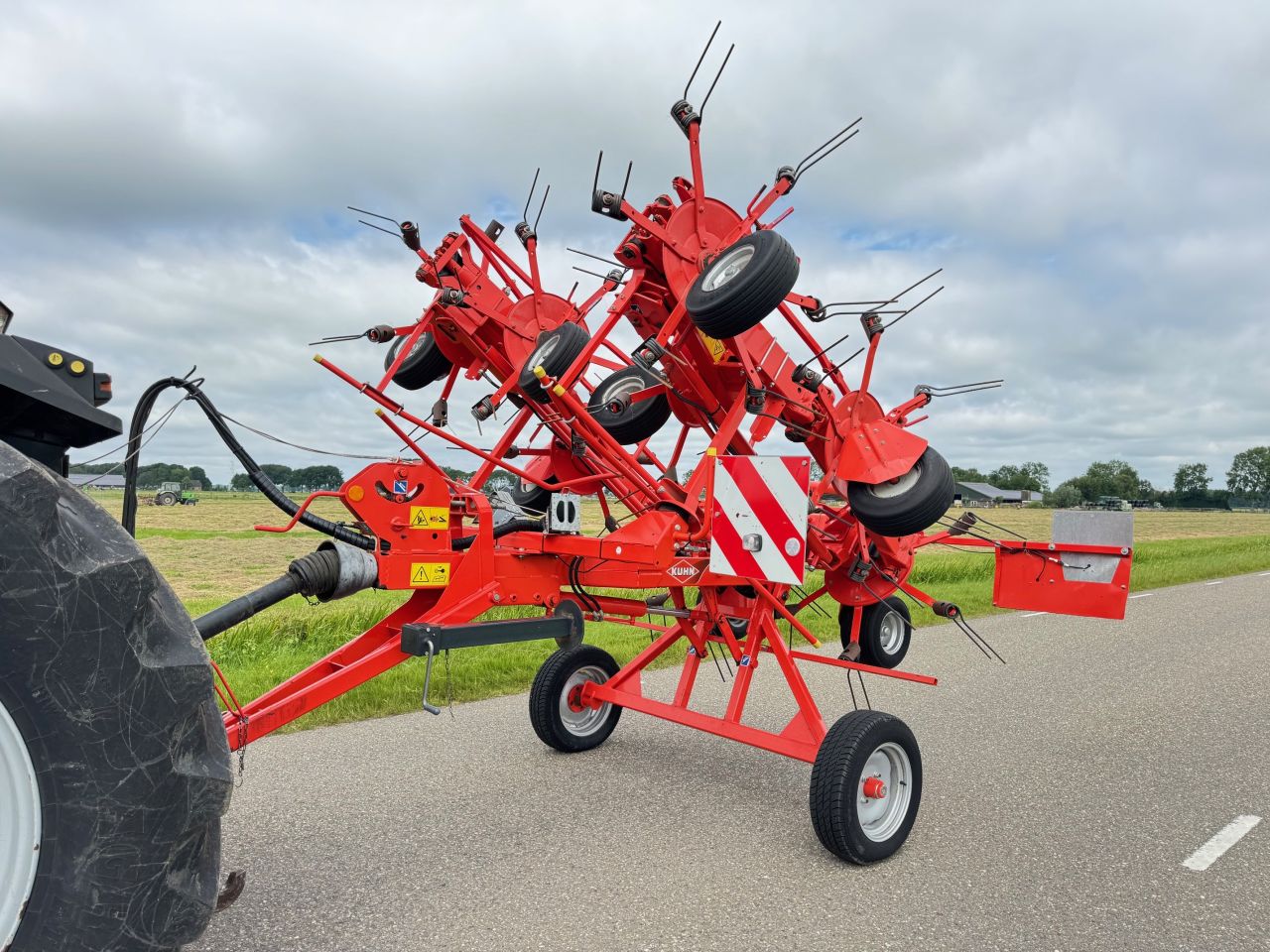 Kuhn GF8702T