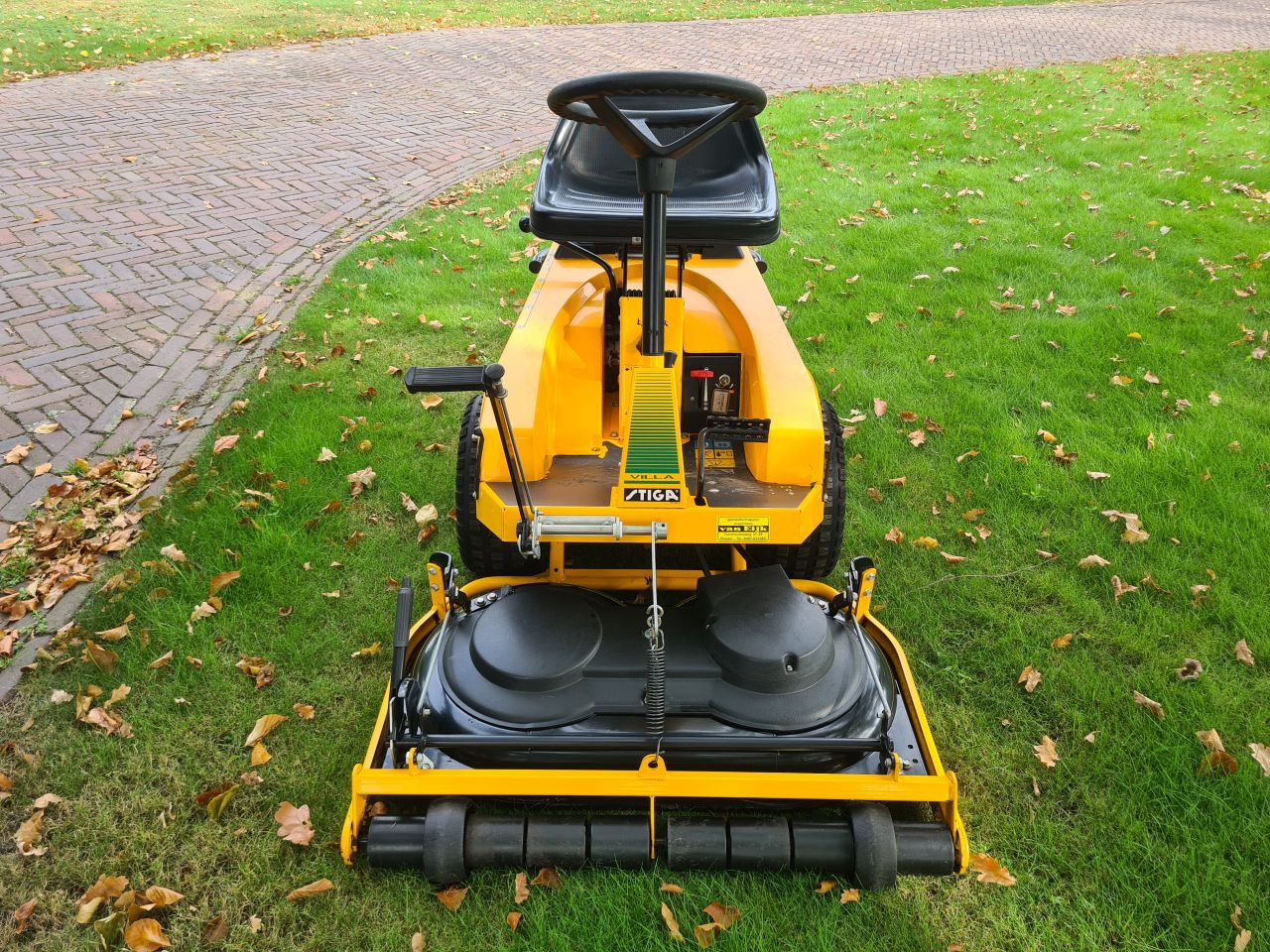 Stiga Villa frontmaaier mulch mulchmaaier zitmaaier.