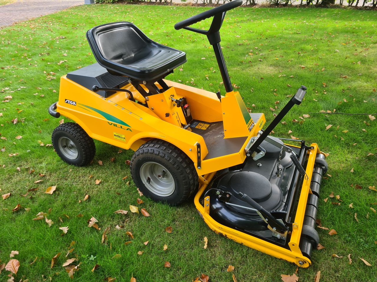 Stiga Villa frontmaaier mulch mulchmaaier zitmaaier.