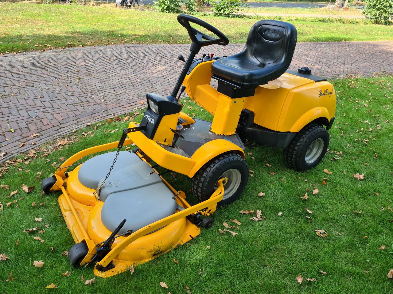 Stiga park Royal frontmaaier hydrostaat 2 cilinder Intek.