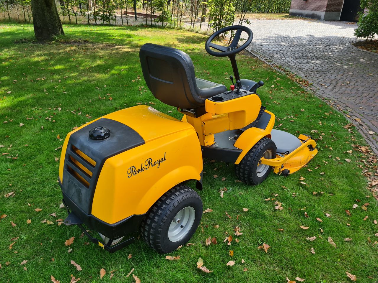 Stiga park Royal frontmaaier hydrostaat 2 cilinder Intek.