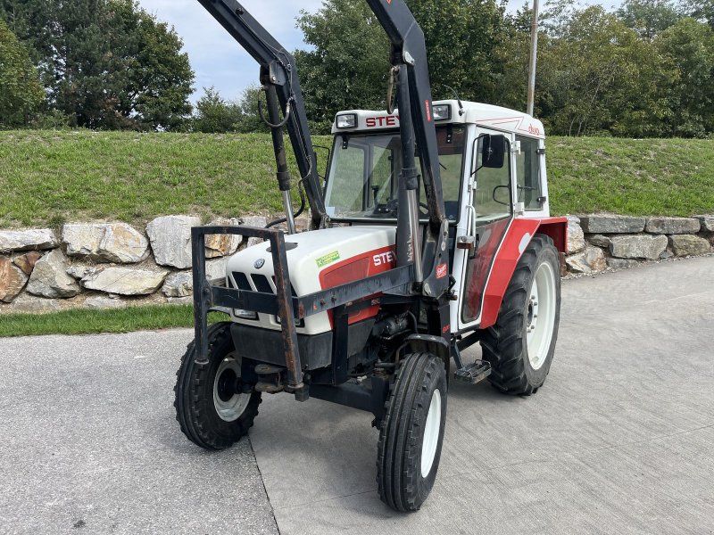 Steyr 942 mit Hauer Frontlader