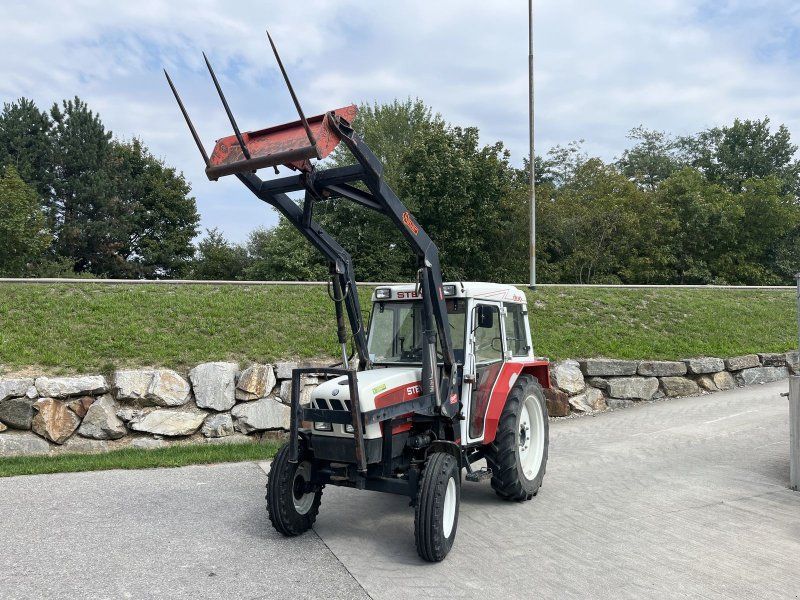 Steyr 942 mit Hauer Frontlader