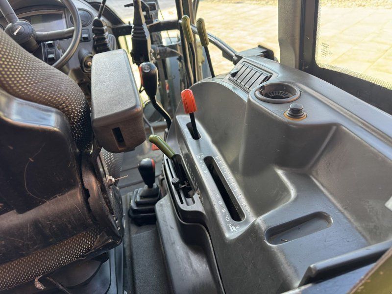 Claas Axos 310