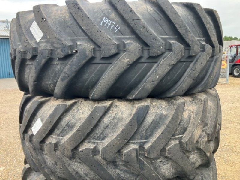 440/80R28