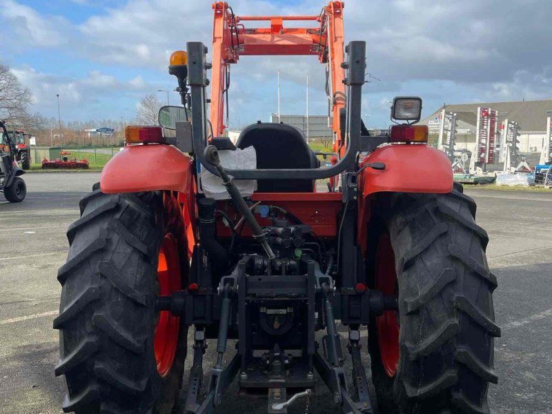 Kubota Tracteur agricole M7060DTH .