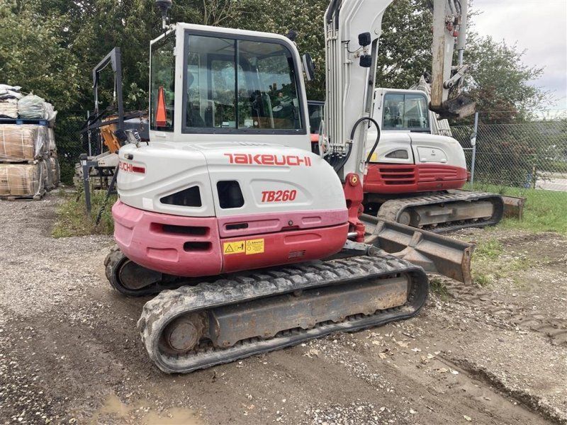 Takeuchi TB260