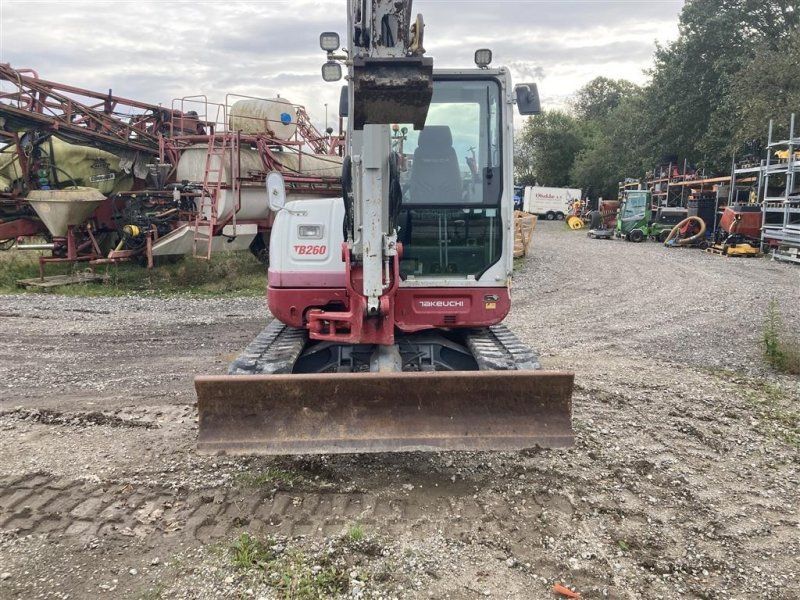 Takeuchi TB260