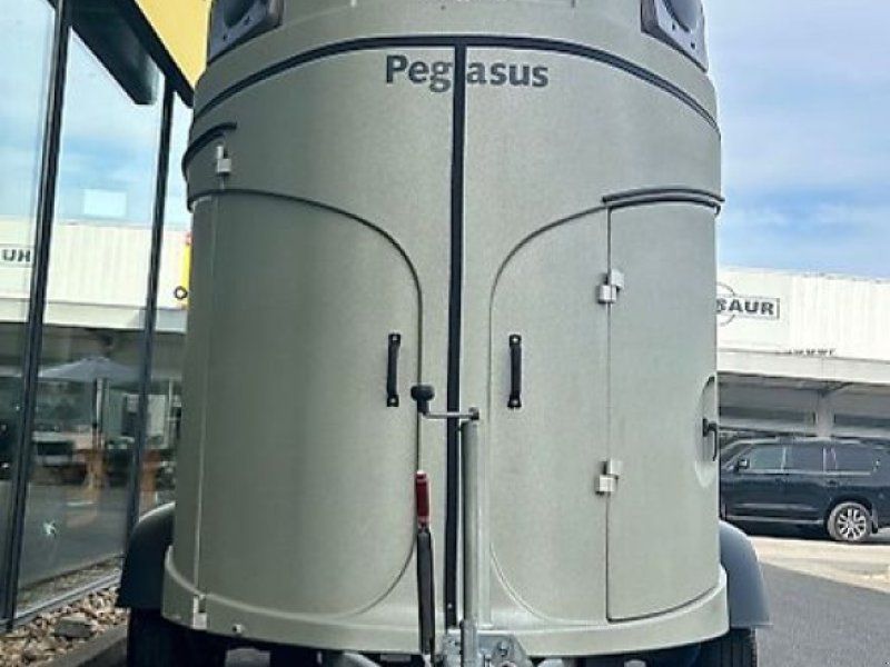 Humbaur Pegasus Pferdeanhänger  2,4t Vollpoly SK