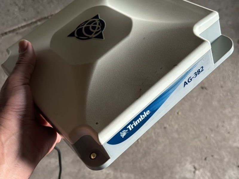 Trimble AG382