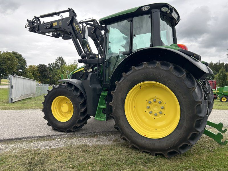 John Deere 6120M