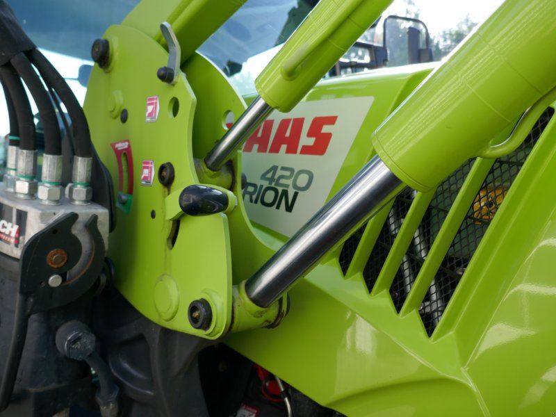Claas Arion 420