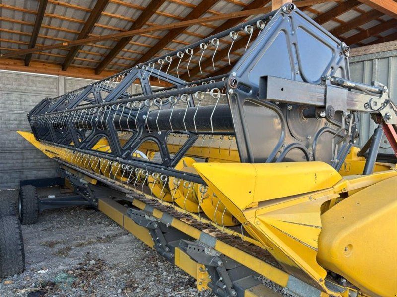 New Holland CX 6.90 4WD Komplet pakke med 4WD, Majsbord og alm. skærebord. R