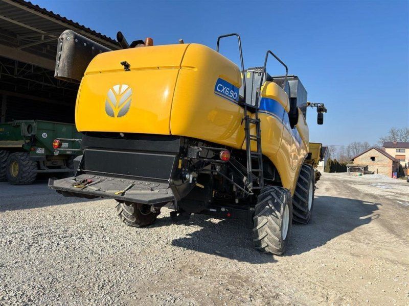 New Holland CX 6.90 4WD Komplet pakke med 4WD, Majsbord og alm. skærebord. R