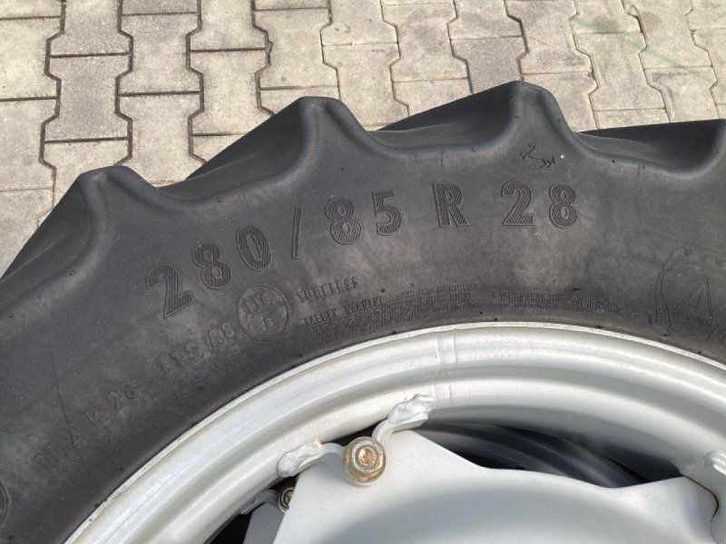 Continental 280/85R28